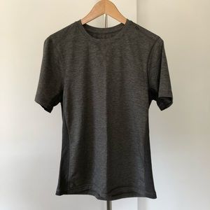 Lululemon men’s t shirt